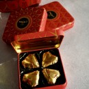 Gift-box 3 tins with 4 chocolate hearts