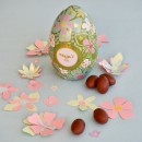 Floral green metal egg - 12 chocolates eggs